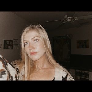 Meet your Posher, Karis